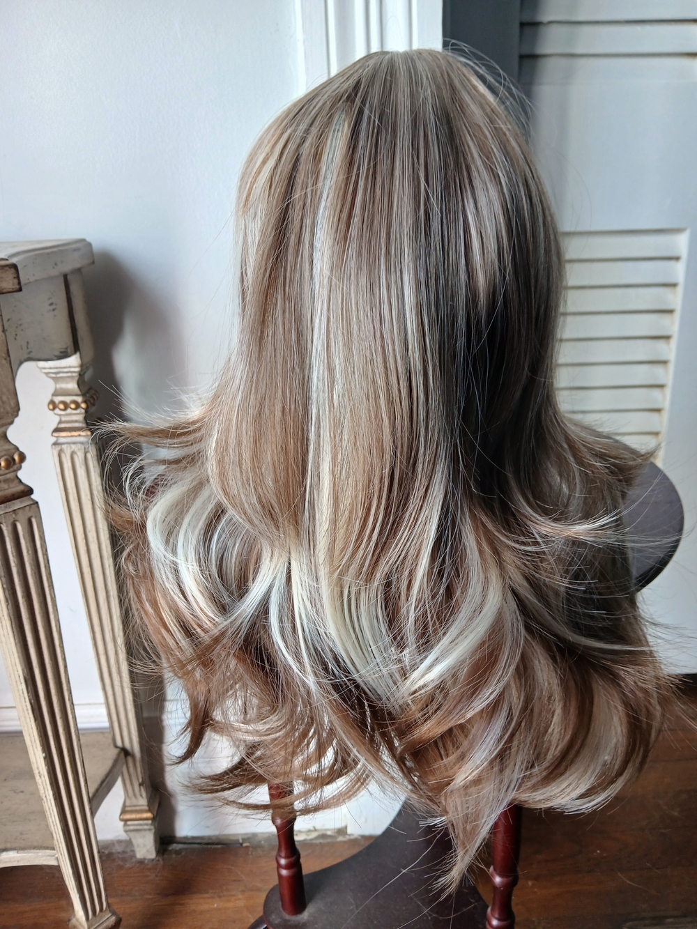 Blonde & Brown Long Layered Women's Wig - Natural Highlighted Color